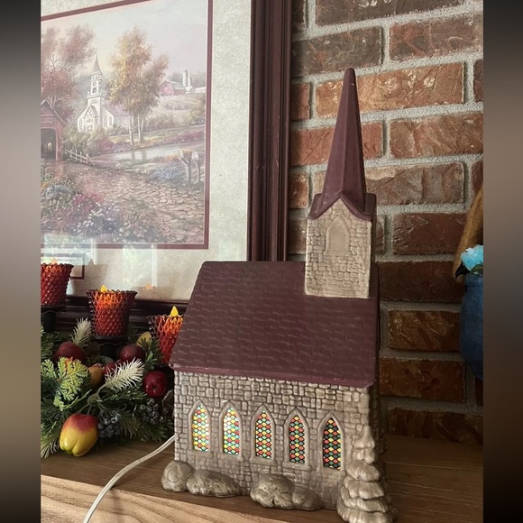 ❤️ Rare Vintage 1981 Large Catholic Stained Glass Lighted Musical Church‼️FINAL - Picture 4 of 9